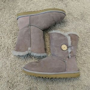 Light purple uggs